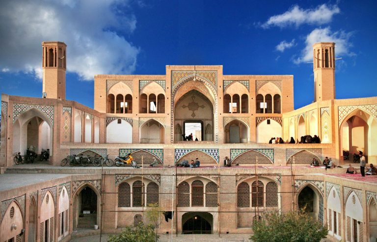مسجد و مدرسه آقابزرگ