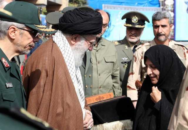همسر شهید ایرج رستمی در دیدار با رهبری