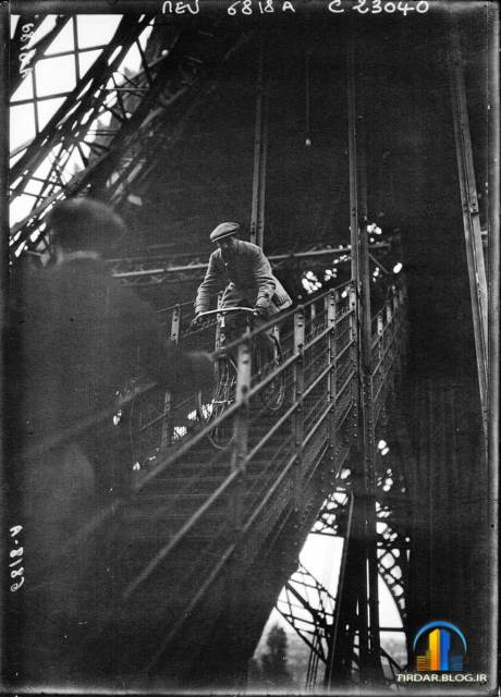 رنگ کردن برج ایفل در 83 سال قبل
