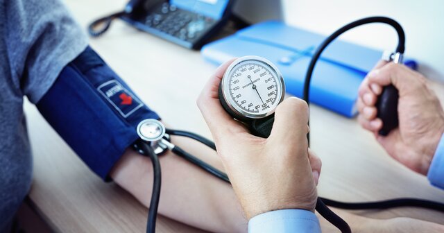 بهترین زمان برای گرفتن فشار خون و آموزش فشار خون گرفتن
