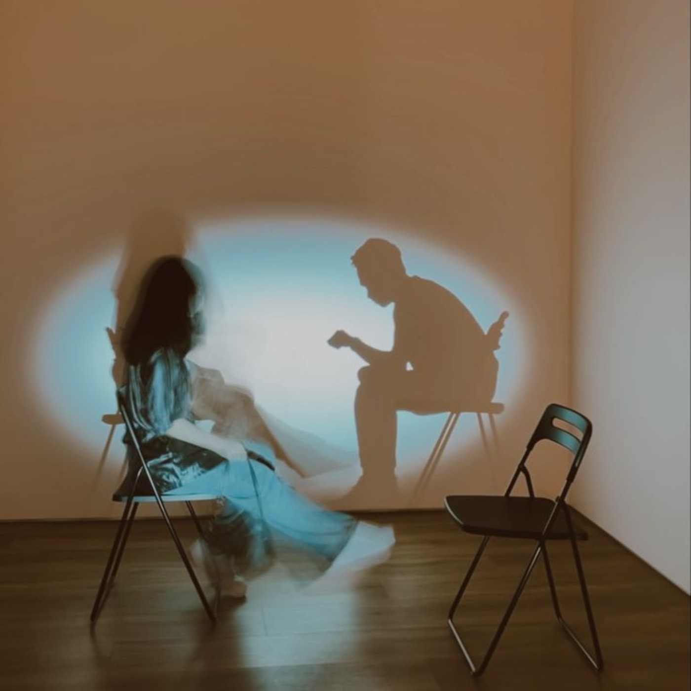 وسط گلوله و آتش