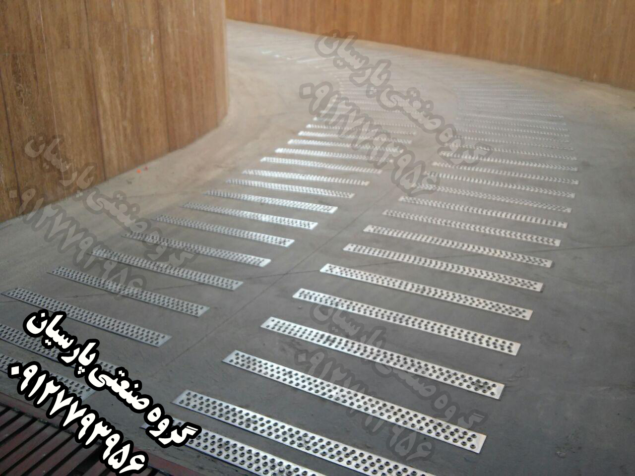 صفحه ضدلغزندگی رمپ پارکینگ Fix Tread-رمپ–مگا رمپ – ترمز رمپ – ضد لغزنده رمپ–Mega Ramp-تجهیزات پارکینگ-ترمز پله-خط کشی پارکینگ - گاردکرنر - تولید کننده انواع ترمز رمپ پارکینگ