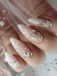 کاشت ناخن در آرایشگاه نیلوز - نیلوفر زبردست