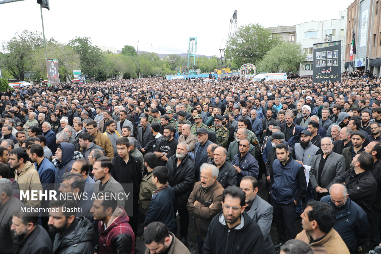 سنگ‌ تمام مردم آذربایجان در تشییع شهدای خدمت