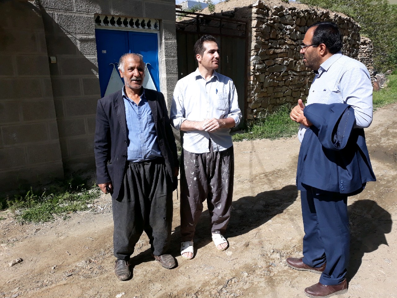 حضور بخشدار محترم در روستای محمد آباد و برسی مشکلات روستا :: بخشداری مرکزی  اسدآباد