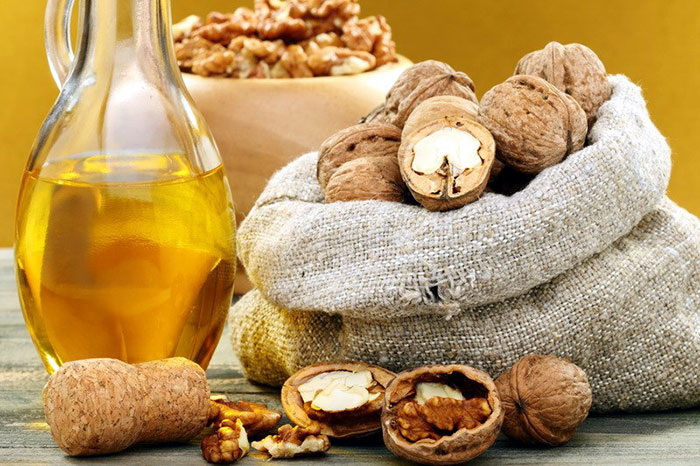 خواص روغن گردو برای سلامت روش تهیه روغن گردو در منزل به راحتی