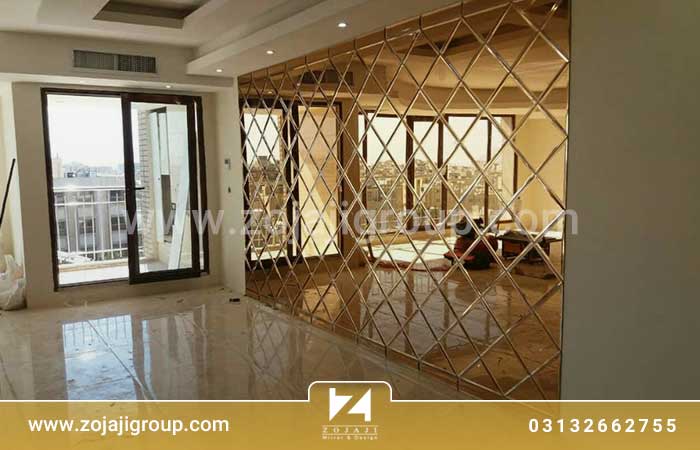 آینه دکوراتیو طلایی