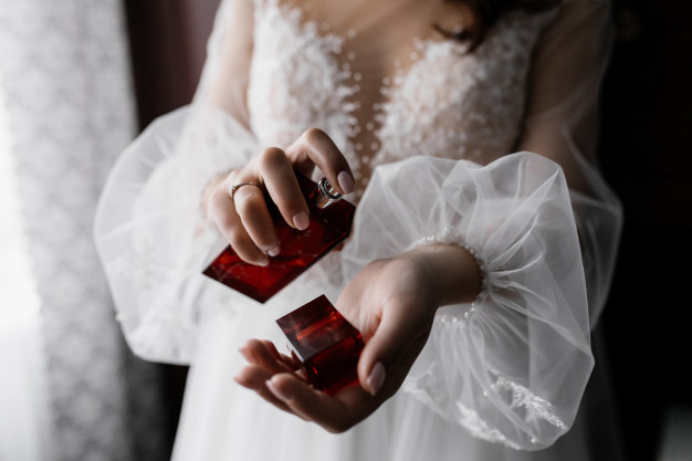 نحوه صحیح عطر و ادکلن زدن