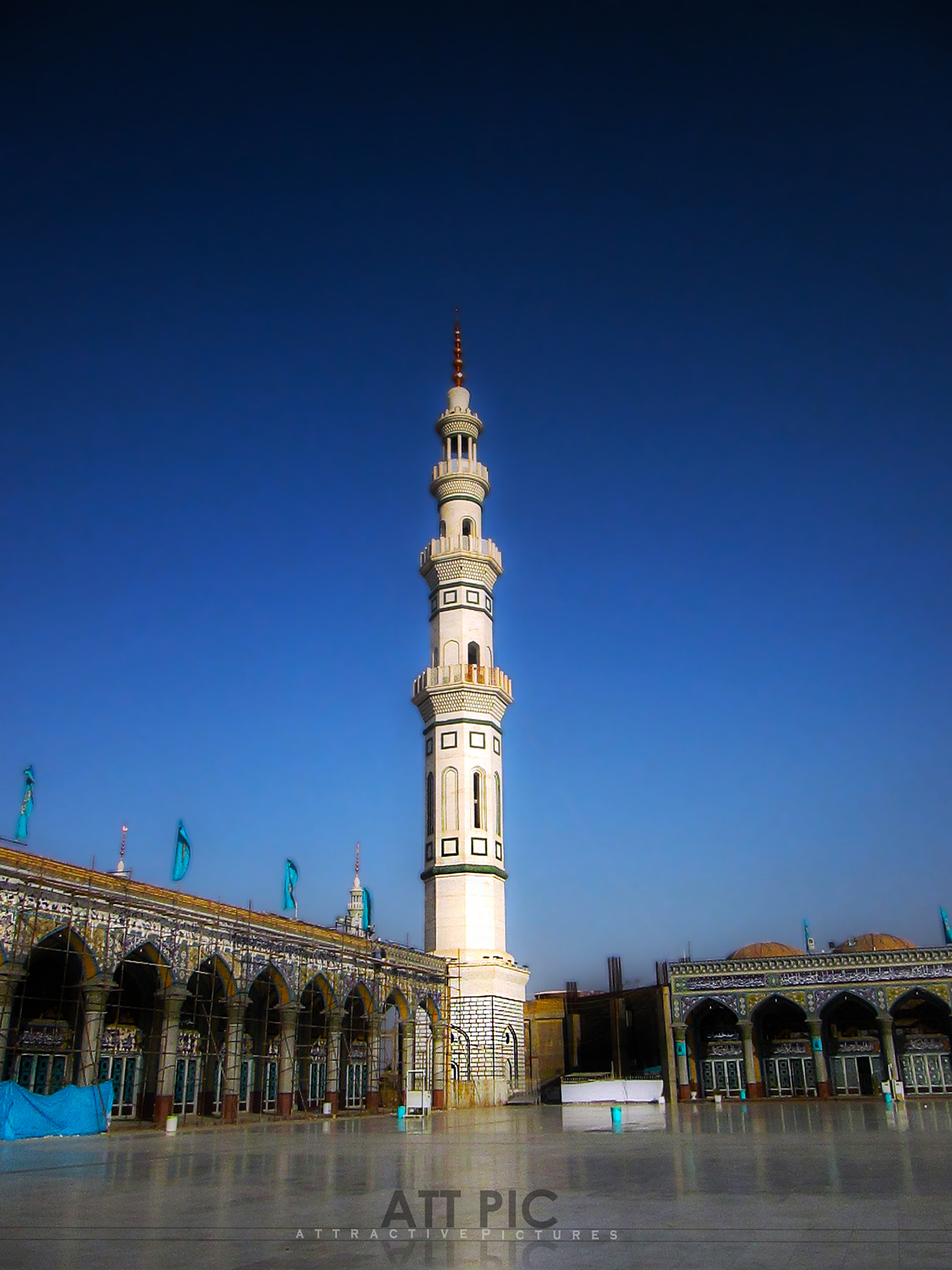 ATT PIC_Jamkaran mosque minarets
