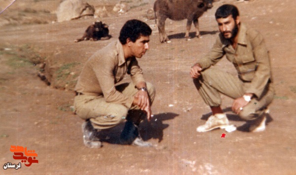 شهید سیدنظام الدین حیات الغیب-نفر سمت راست