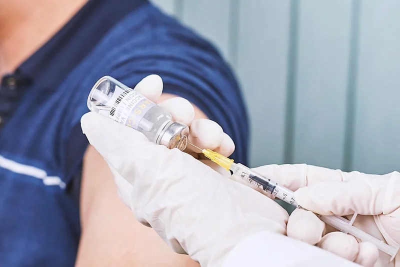 Greece Gives Young People €150 Gift to Speed Up Vaccinations