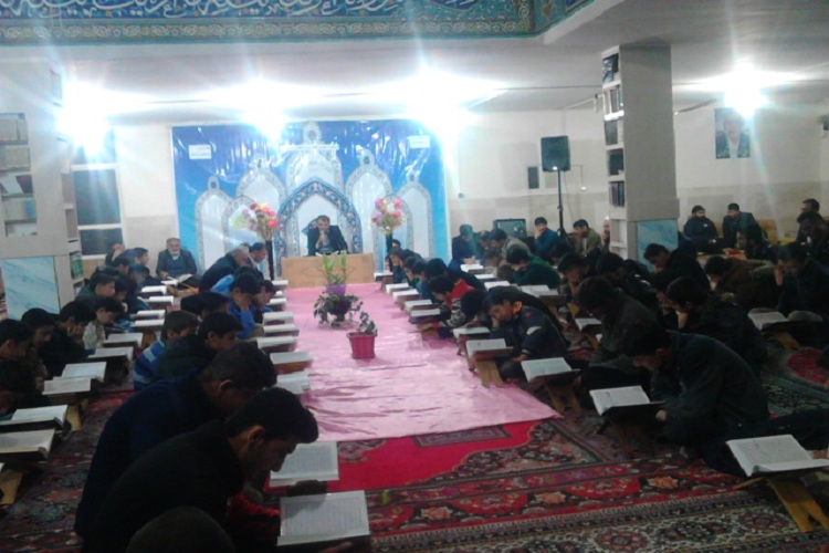 برگزاری محفل انس با قرآن به مناسبت چهلمین بهار پیروزی انقلاب اسلامی لردگان