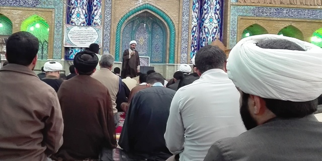 حضور دبیر جشنواره علامه حلی (ره) در بین طلاب مدرسه علمیه امام خمینی اهواز