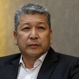 سیاسی/ دکتر «ضیا جمال الدین اوف» استاندار اوش جمهوری قرقیزستان