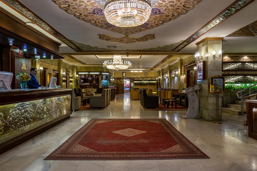 هتل عالی قاپو اصفهان 