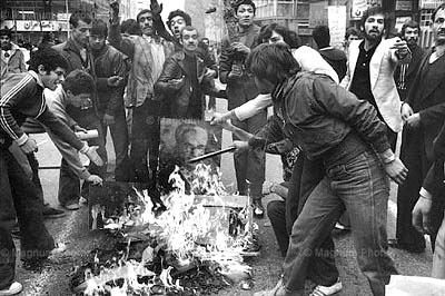 آیا انقلاب به ضد خود تبدیل شده است؟