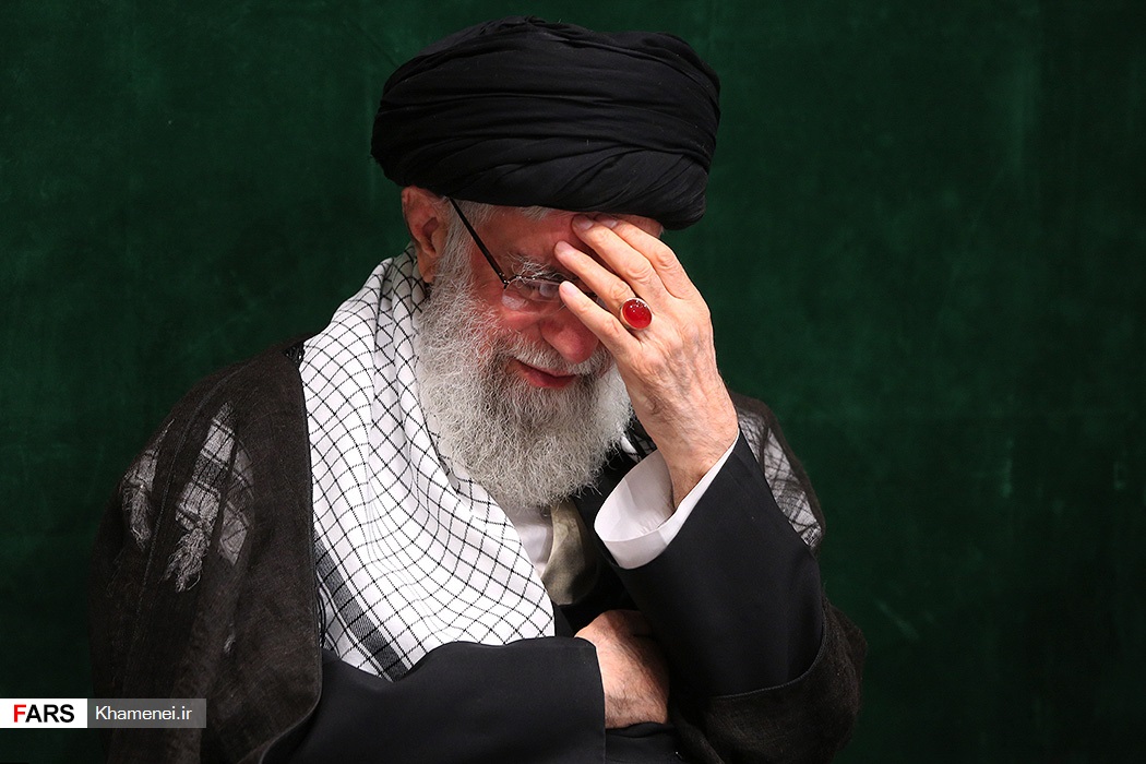 Что читает имам. Хомейни и Хаменеи. Мутджаба Хаменеи.