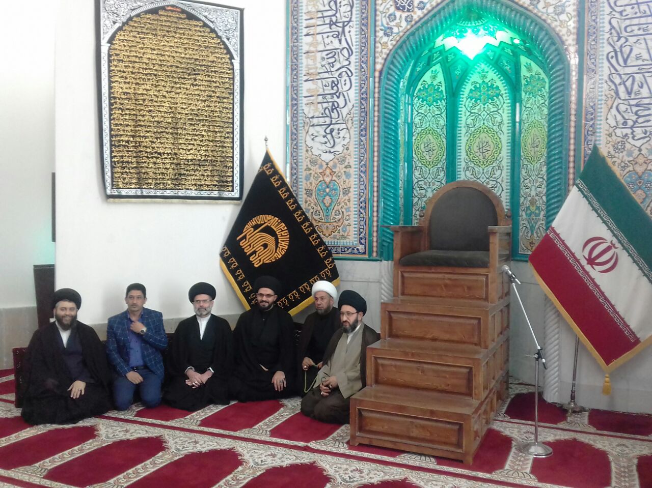 حضور جمعی از فعالین فرهنگی از کشور عراق در مسجد امام خمینی مشهد