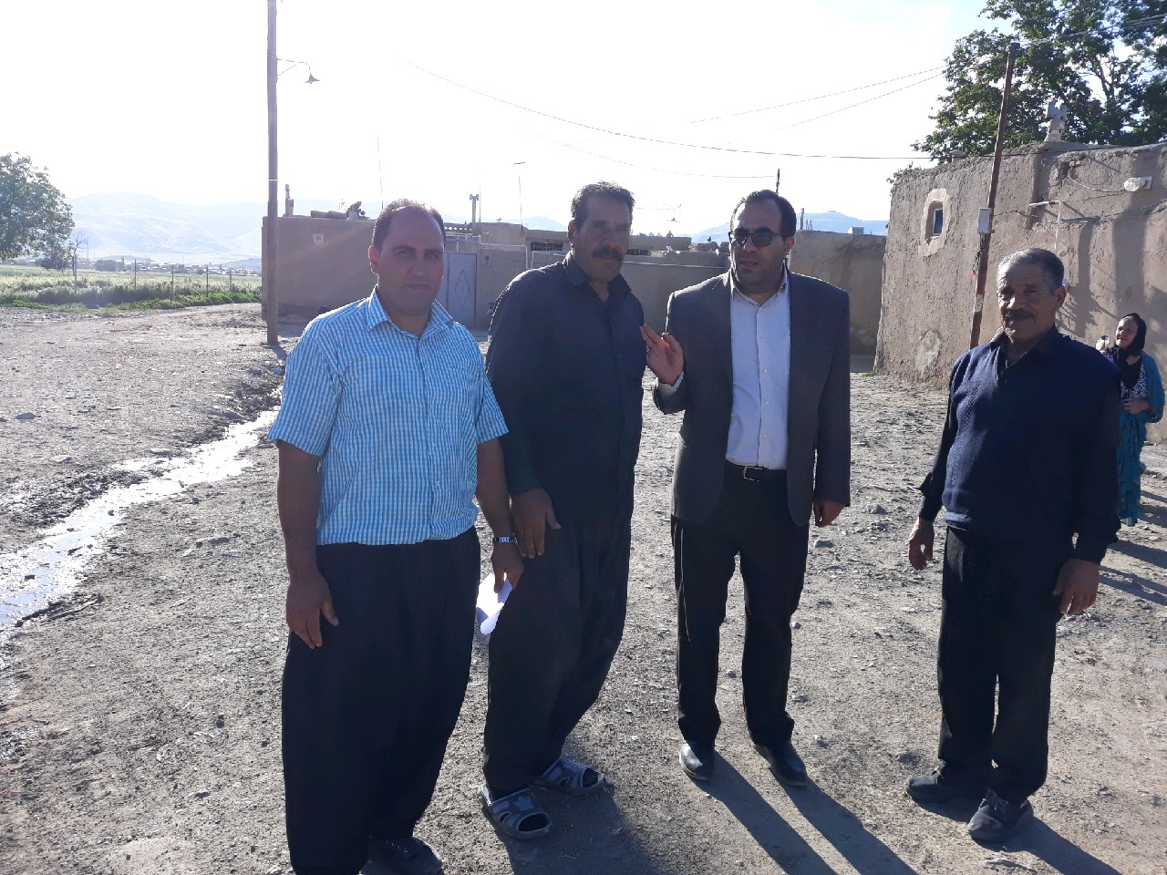 بازدید و بررسی بخشدار مرکزی از روستای دهنو