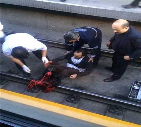 خودکشی وحشتناک در متروی صادقیه 